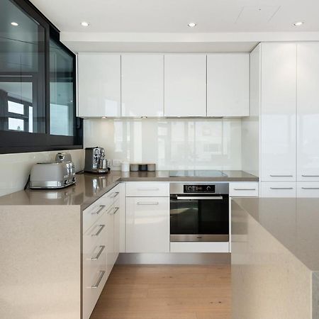 Apartmán Superb Elevated Views Of Harbour With Heated Pool, Gym & Parking Mount Maunganui Exteriér fotografie