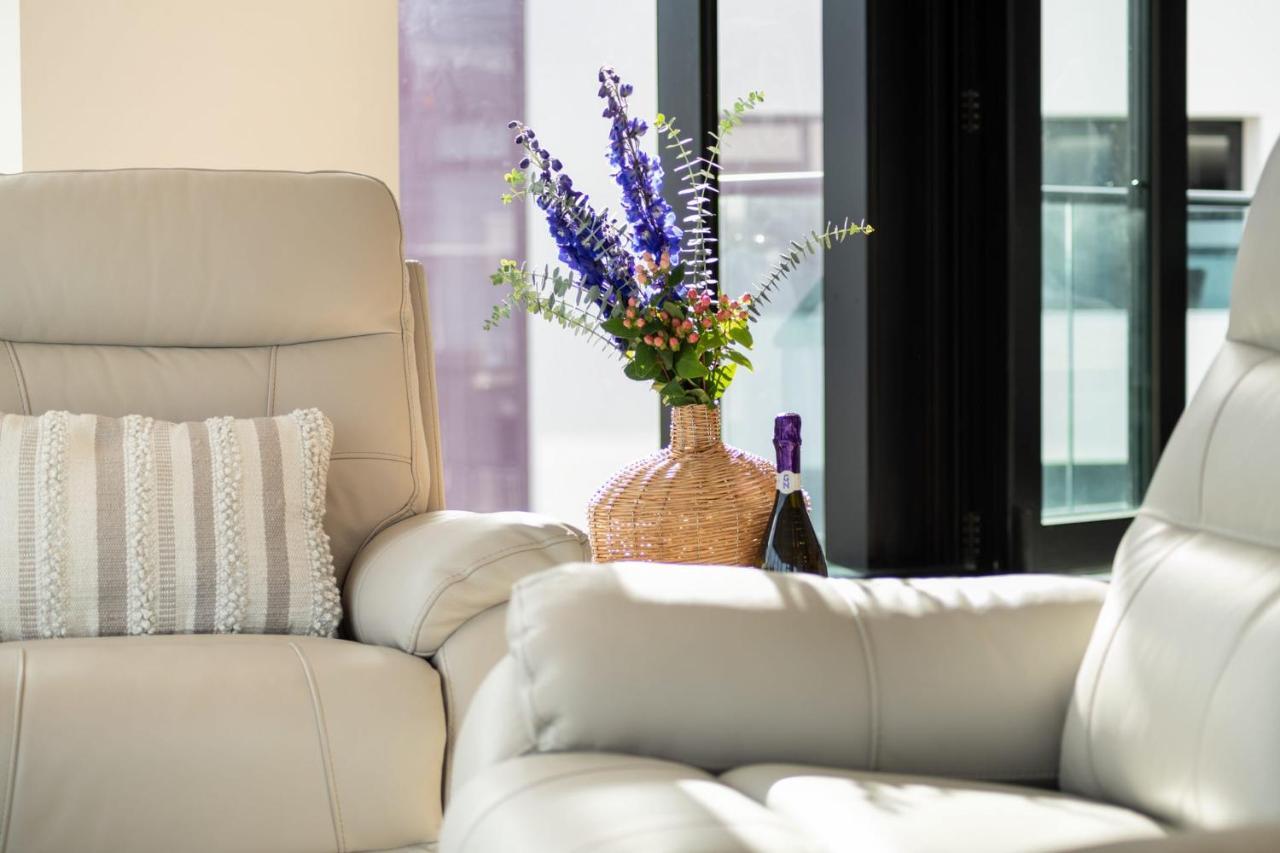 Apartmán Superb Elevated Views Of Harbour With Heated Pool, Gym & Parking Mount Maunganui Exteriér fotografie
